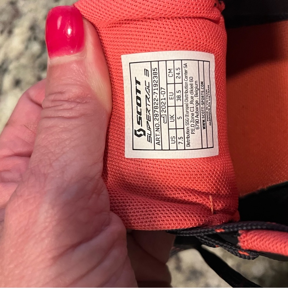 Scott women hiking shoes size 7.5